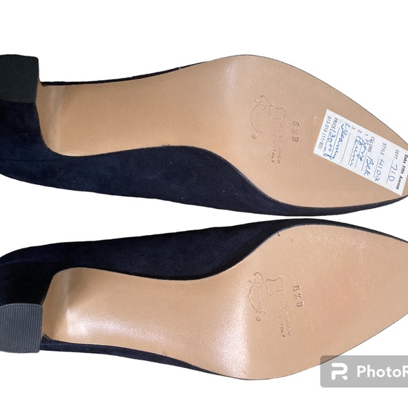 Italian Navy Cashmere Pumps - Picture 2 of 6